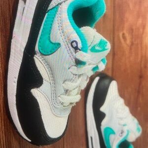 Nike Air Max 1 Hyper Jade sneaker size 7